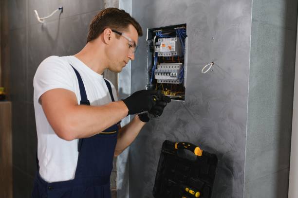 Best Affordable Emergency Electrician  in Newton, IA